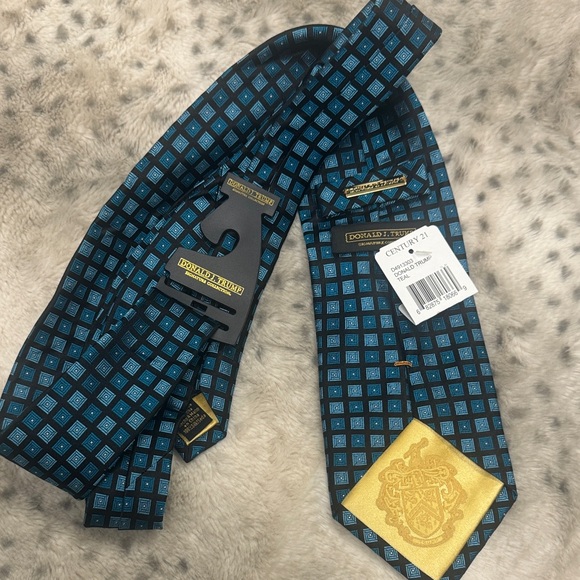 Donald J. Trump Collection Blue Checkered Men's Tie - Picture 3 of 8